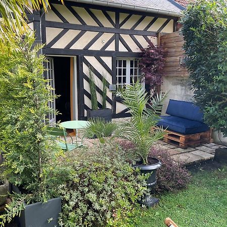 Manoir De La Croix-Sonnet Bed and Breakfast Trouville-sur-mer Exteriör bild