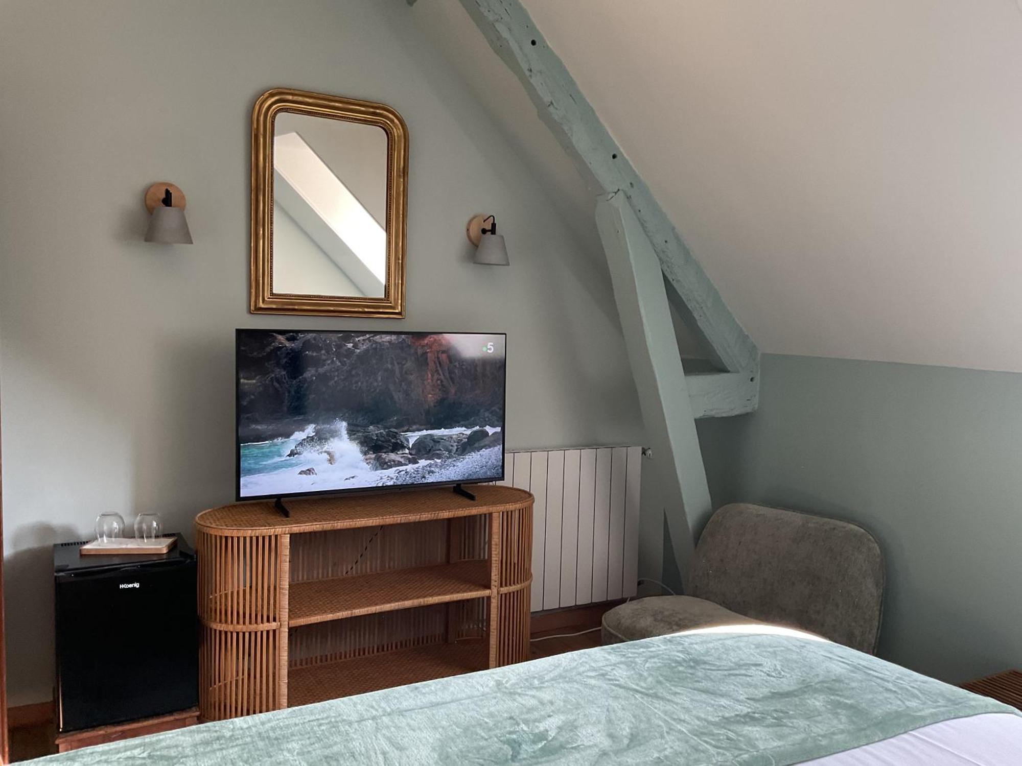 Manoir De La Croix-Sonnet Bed and Breakfast Trouville-sur-mer Rum bild